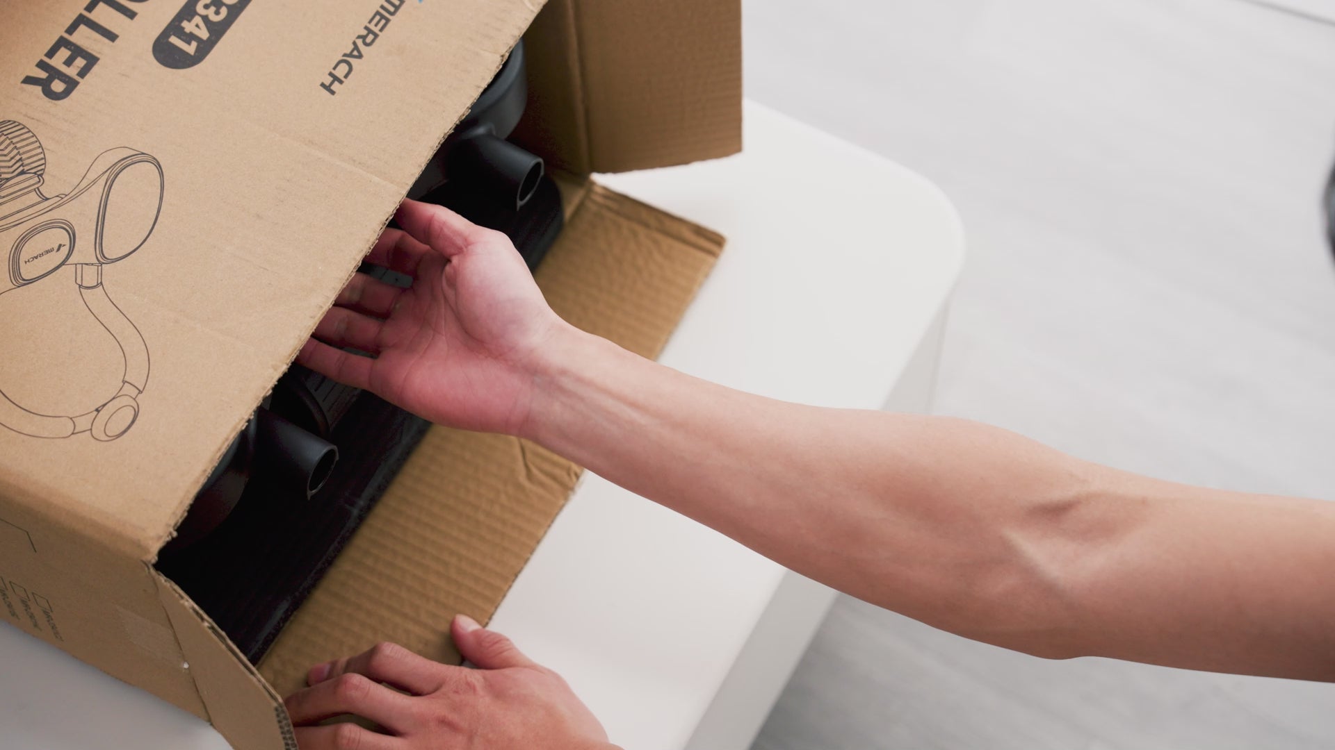 ビデオをロード: 